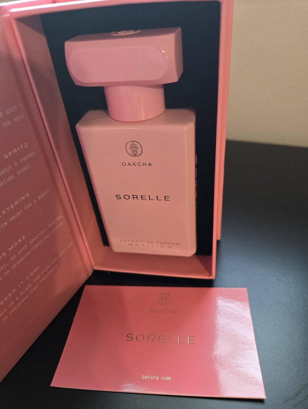 OAKCHA Gourmand Collection Perfume Set - Pastel Peach & Mint Boxes - Picture 5 of 7